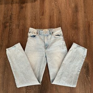 Abercrombie and fitch 90’s high rise straight Jean